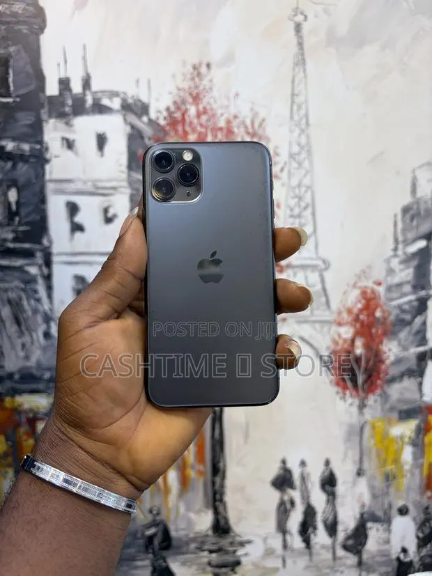 Apple iPhone 11 Pro 256 GB Black · Photo 1