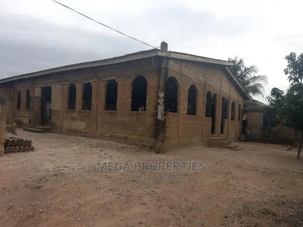 Church Building for Sale at Pokuase · Photo 1