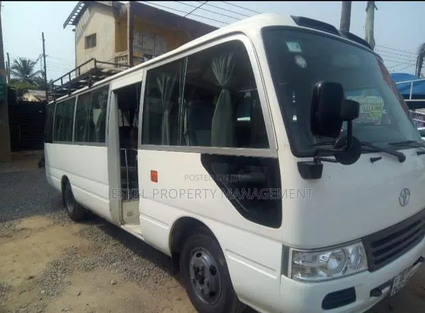 30 Seater Coaster Bus for Rent · Photo 1