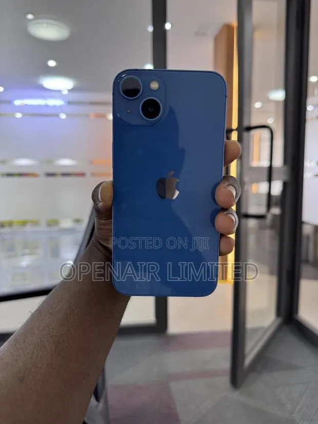 Apple iPhone 13 128 GB Blue · Photo 1