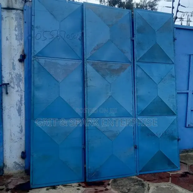 Two Shops Used Complete Gates for Sale · Photo 1
