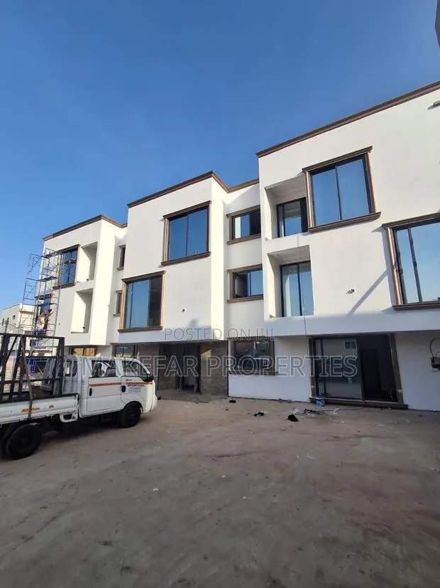 2bdrm Apartment in Adjiriganor for sale · Photo 1
