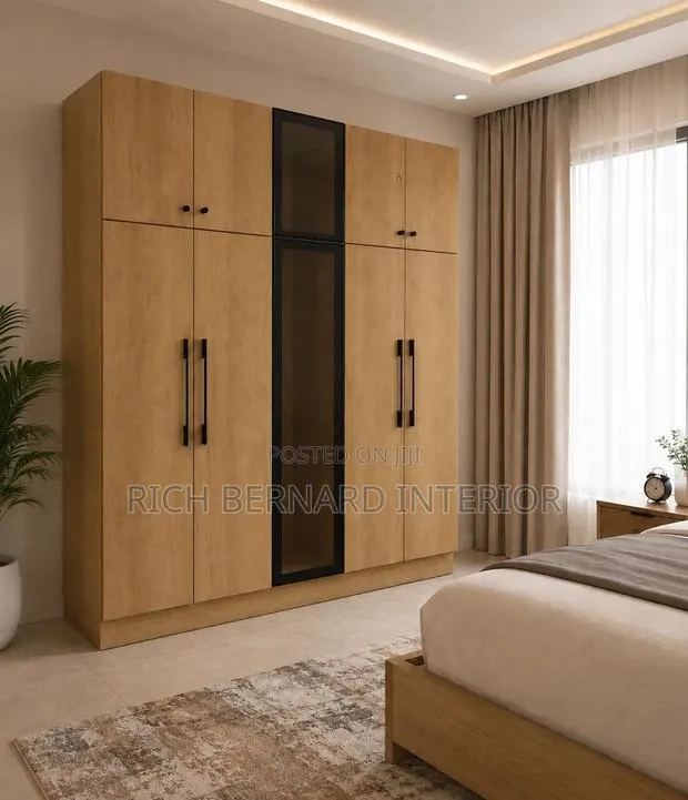 Luxury Modern Wardrobe With Central Glass Display · Photo 1