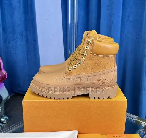 Original Timbs Louis Vuitton Ankle End Yellow · Photo 1