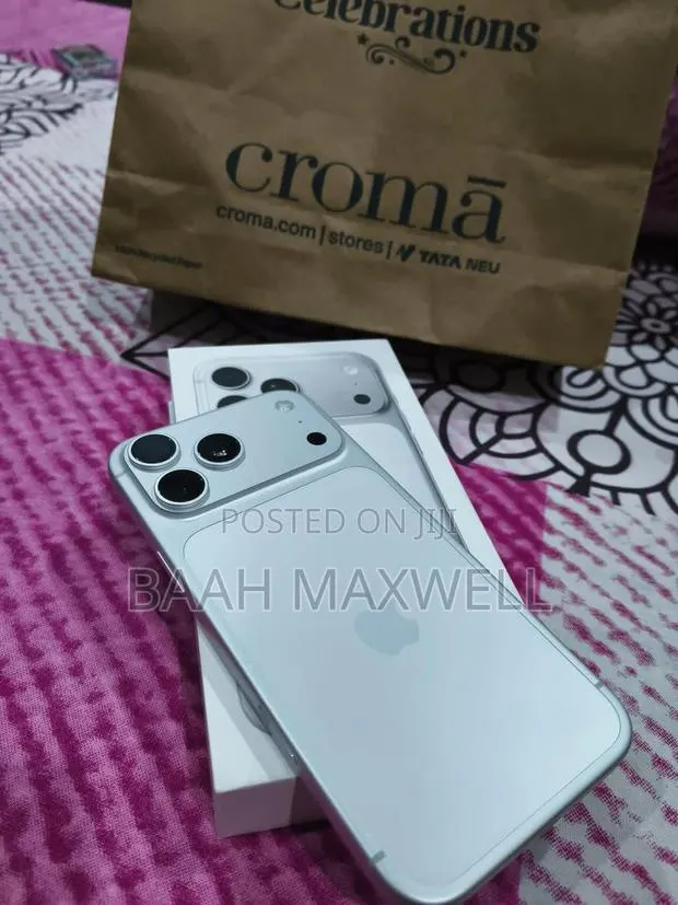 Apple iPhone 17 Pro Max 512 GB White · Photo 1