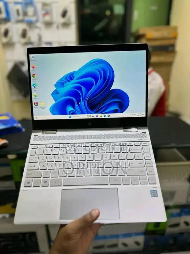 New Laptop HP Envy X360 16GB Intel Core i7 SSD 1T · Photo 1