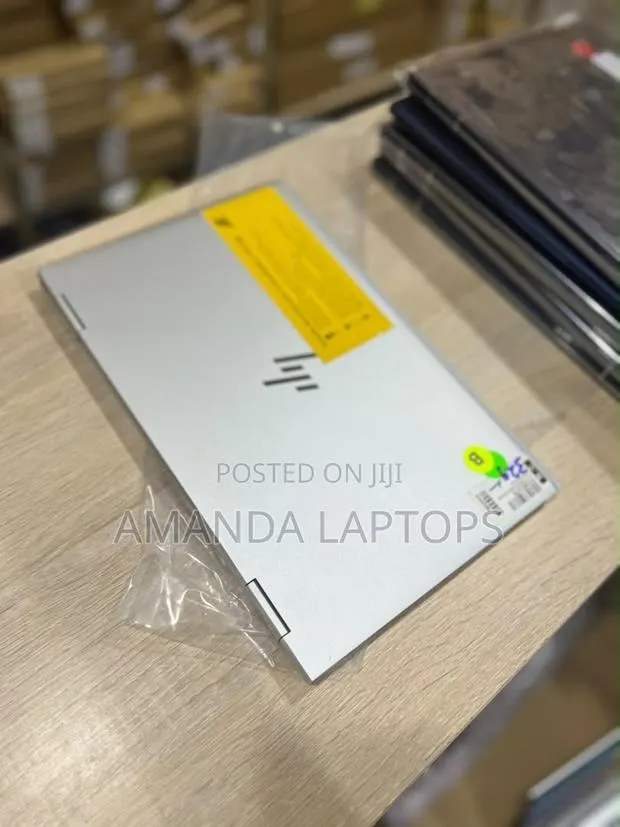 New Laptop HP EliteBook 1040 G8 8GB Intel Core i5 SSD 256GB · Photo 1