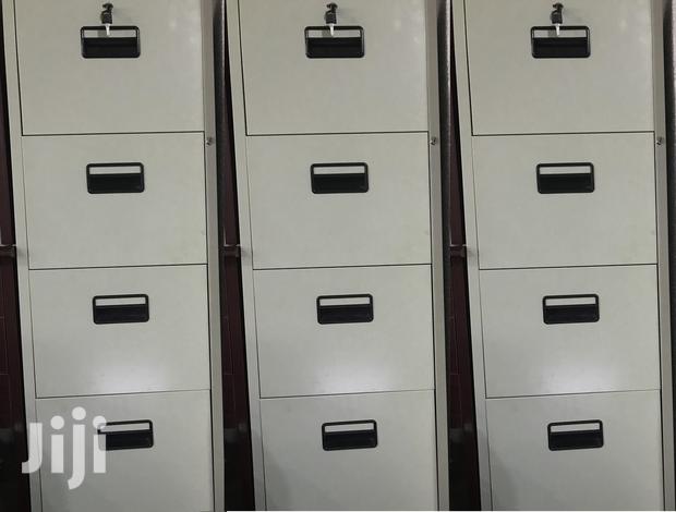 Cabinet +Safe · Photo 1
