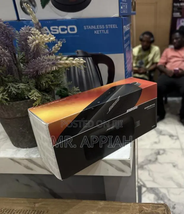 Check Out Classic Bose Soundlink Flex Speaker(Waterproof) Black.. · Photo 1