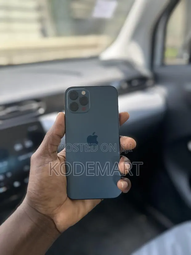 Apple iPhone 12 Pro 256 GB Blue · Photo 1