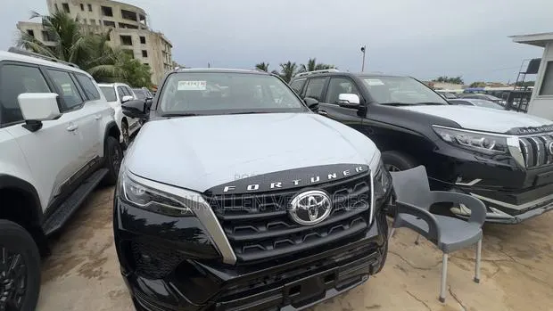New Toyota Fortuner 2025 Black · Photo 1
