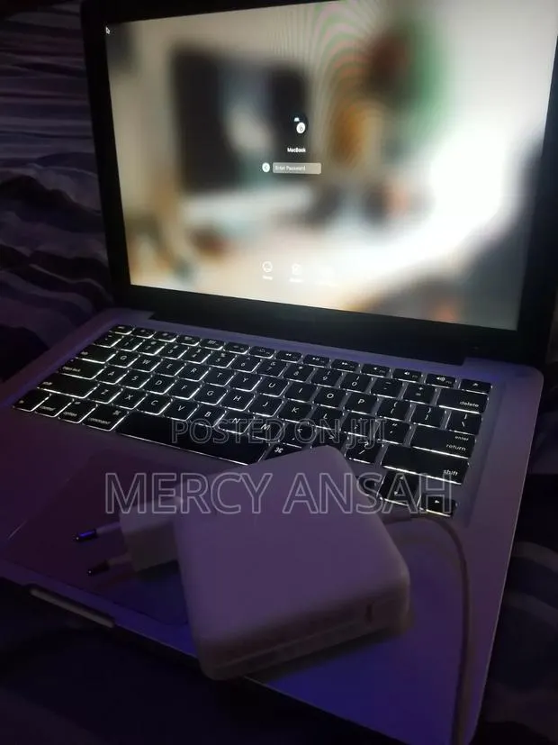 Laptop Apple MacBook Pro 8GB Intel Core i5 HDD+SSD 512GB · Photo 1