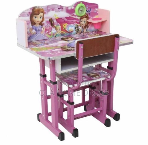 Cartoon Desk · Photo 1