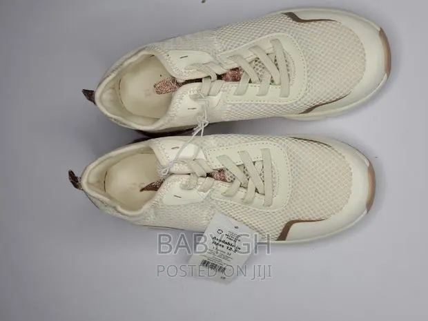 George Girls White and Rosegold Sneakers · Photo 2