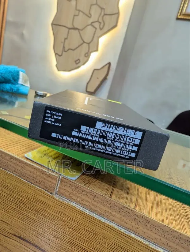 New Samsung Galaxy S25 FE 5G 256 GB Black · Photo 1