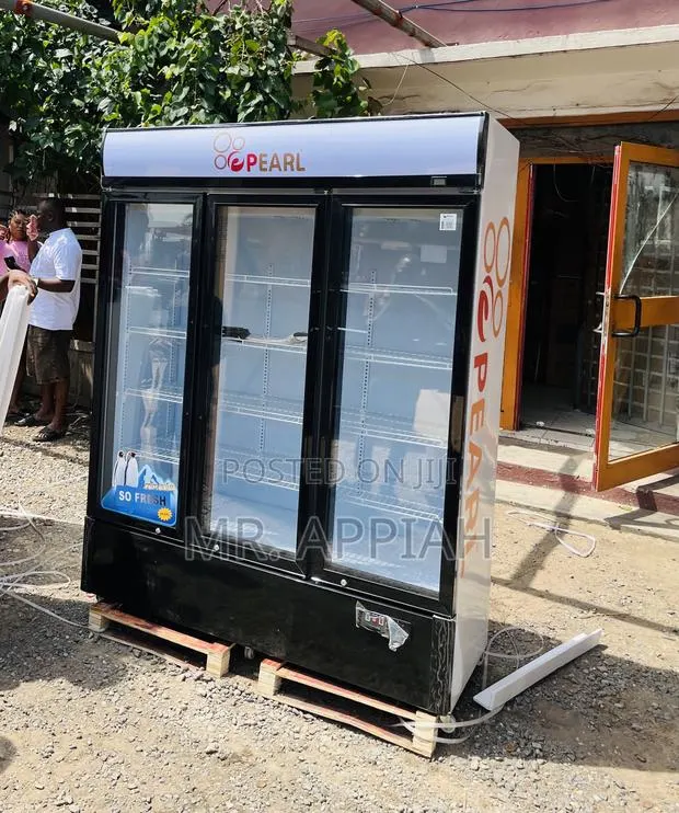 Beautiful Made Pearl PVC-1540-28ab 3 Door Display Fridge. · Photo 1
