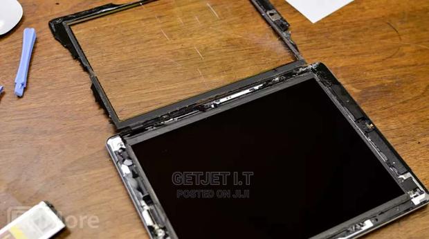 iPad Screens Instant Repairs · Photo 1