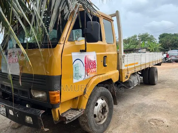 Kia Rhino Truck on Road · Photo 1