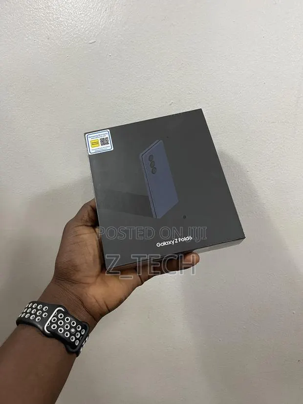 New Samsung Galaxy Z Fold6 256 GB Blue · Photo 1