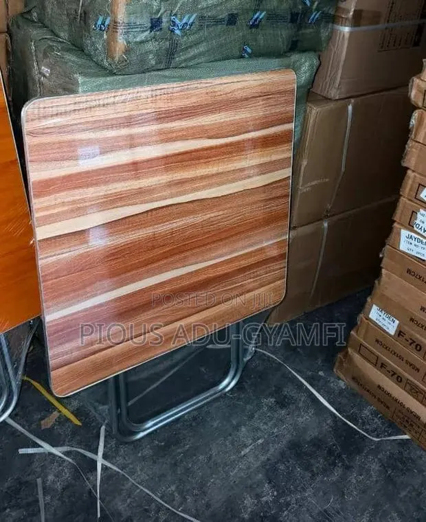 Foldable Table · Photo 1