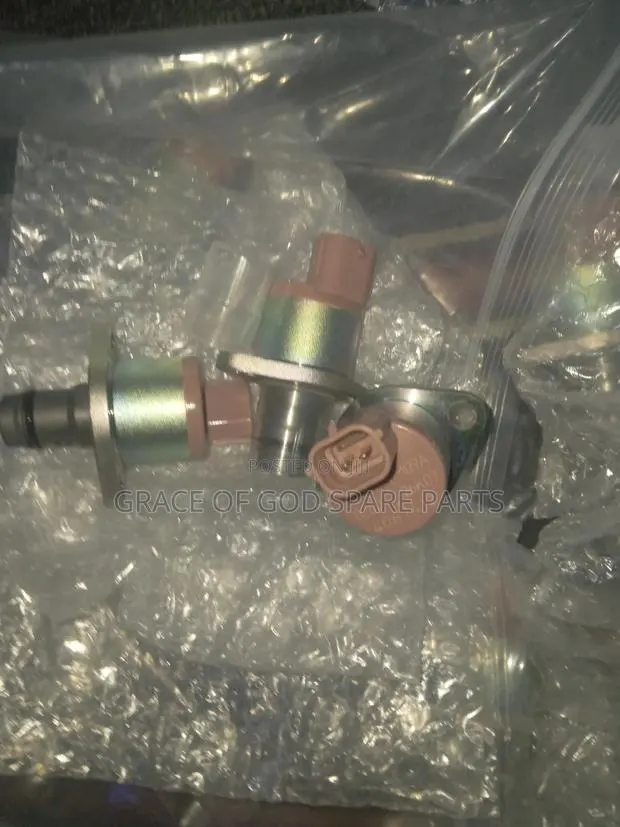 Nissan Navara Yd25 Fuel Pressure Regulator Valve Original · Photo 1