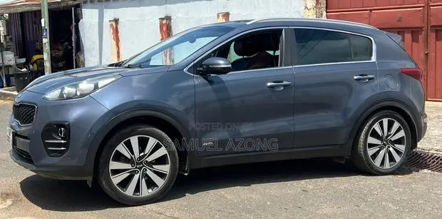 Kia Sportage SX 4dr SUV AWD (2.0L 4cyl Turbo 6A) 2017 Gray