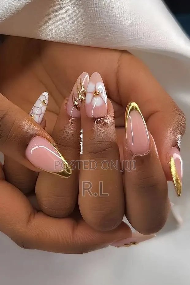 Nails Fixing · Photo 1