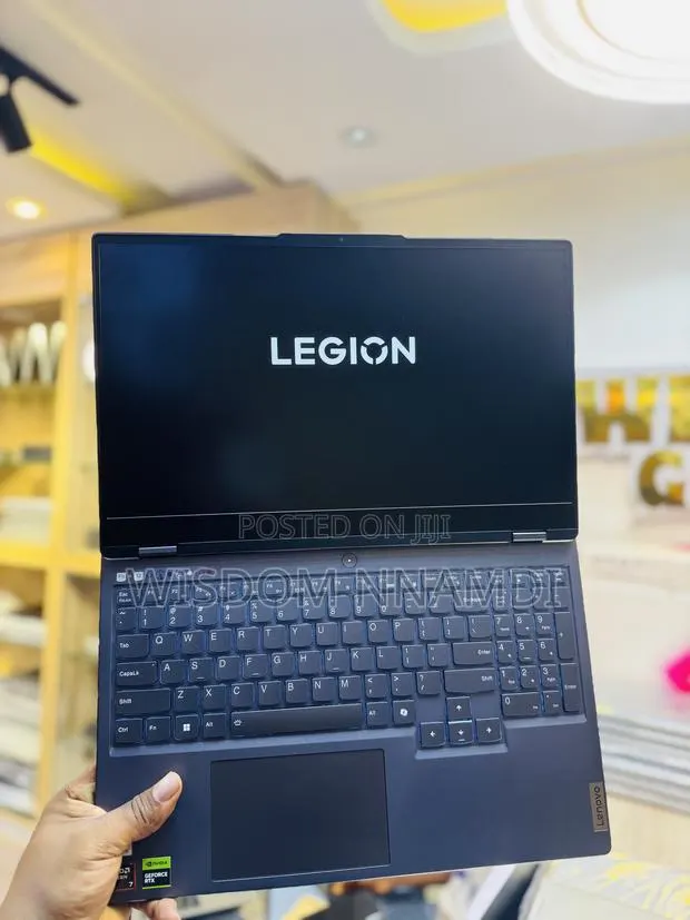 Laptop Lenovo Legion 7 16GB AMD Ryzen 7 SSD 512GB · Photo 1