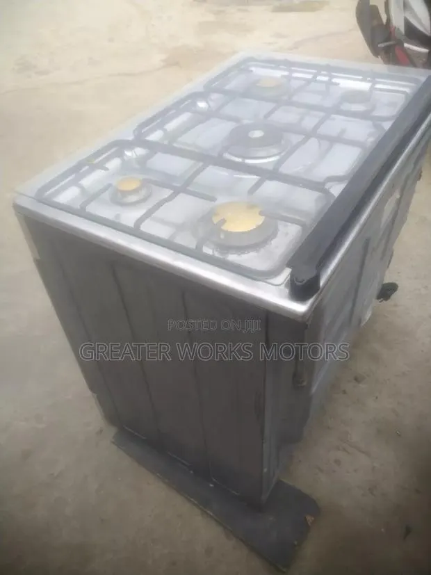 5 Burner Gas Cooker With Oven · Photo 1