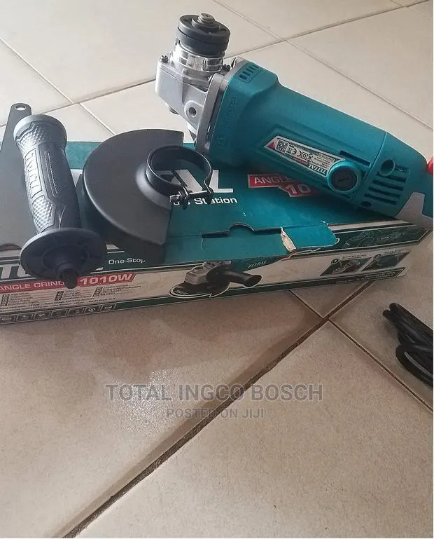 Total Angel Grinder 900w · Photo 1
