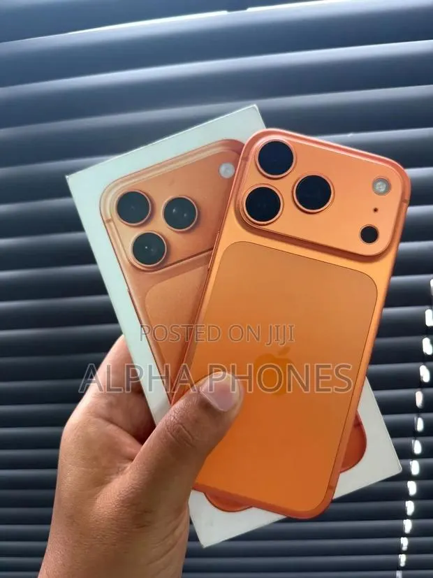 Apple iPhone 17 Pro Max 512 GB Orange · Photo 1