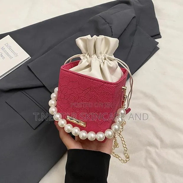 Box Pearl Handbag · Photo 1