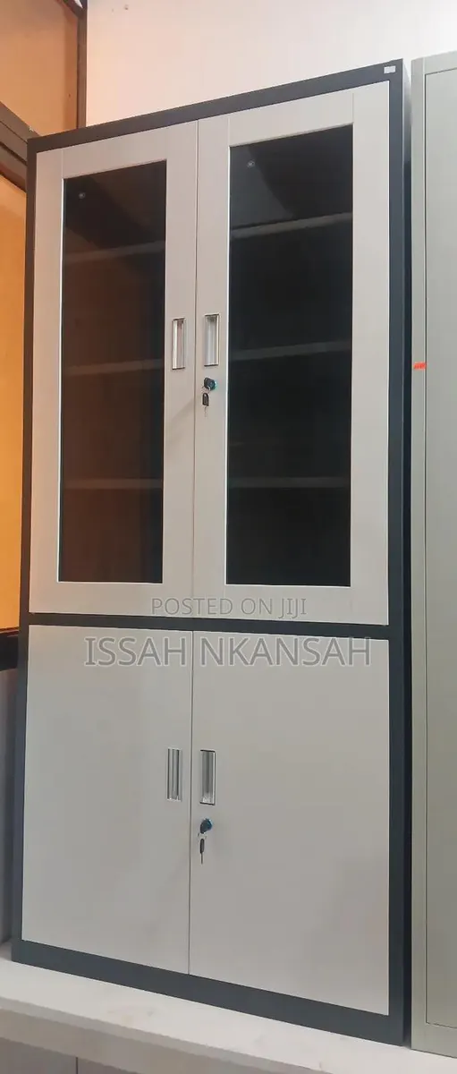 Books Shelves · Photo 1