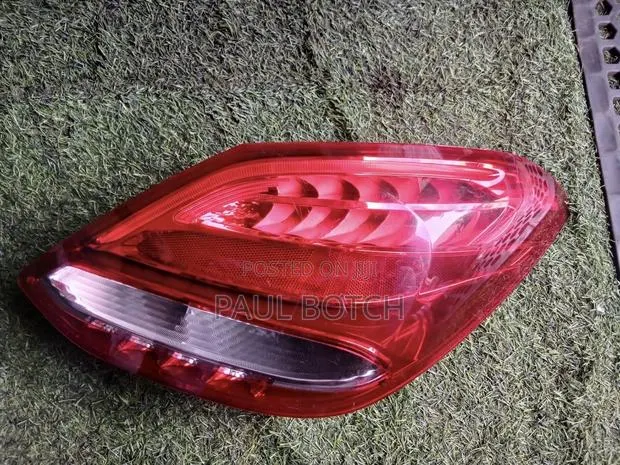 2015,2016,2017,2018 Mercedes-Benz C-Class (W205/C300) Taillight. · Photo 1