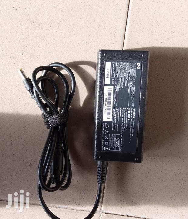 HP Small Pin Charger · Photo 1