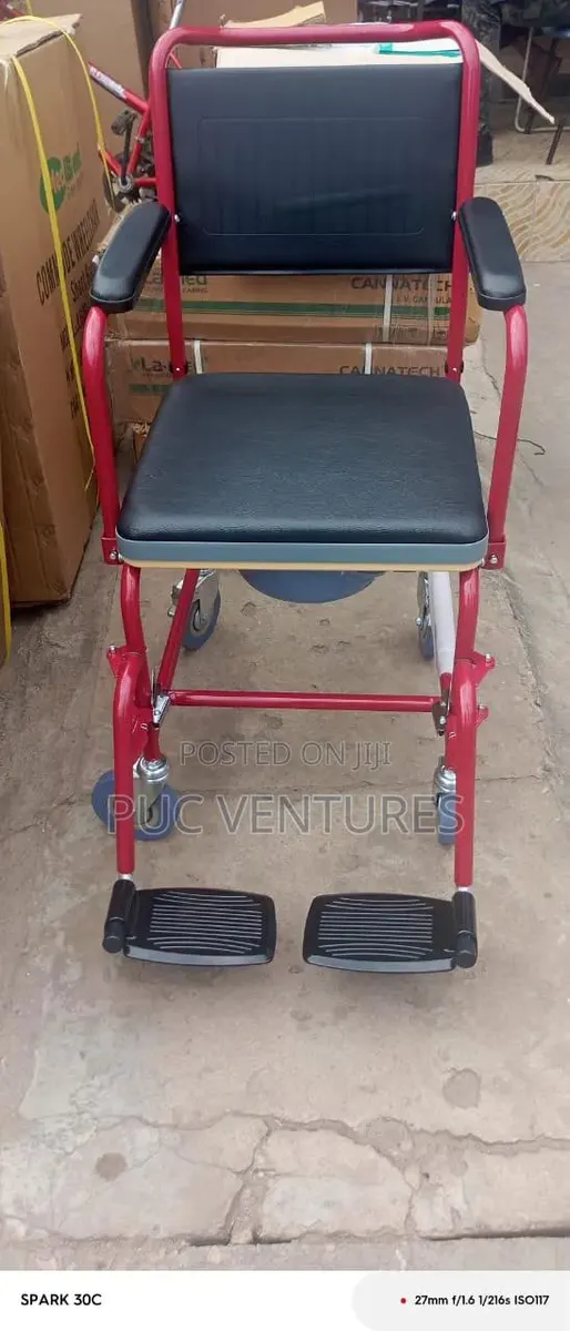 Commode Seat · Photo 1