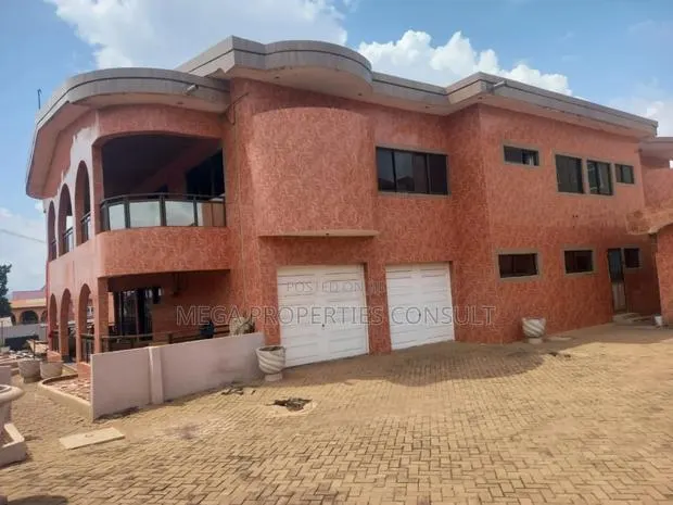 9bdrm House in Lapaz for sale · Photo 1