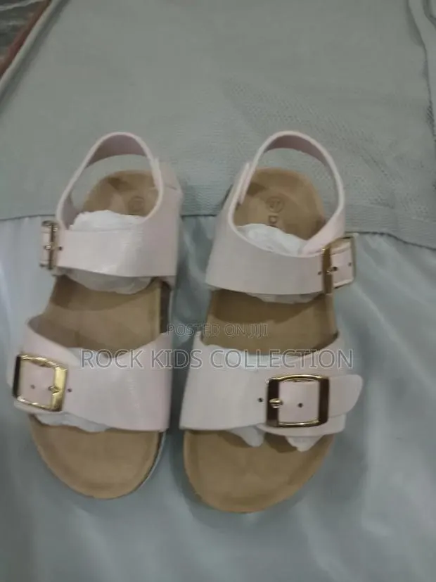 Dospies Kids Sandles · Photo 1