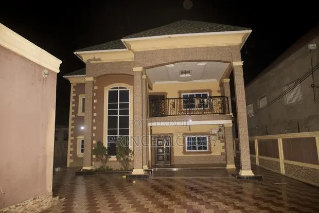 3bdrm Apartment in Dansoman Estate, Keep Fit for sale · Photo 1