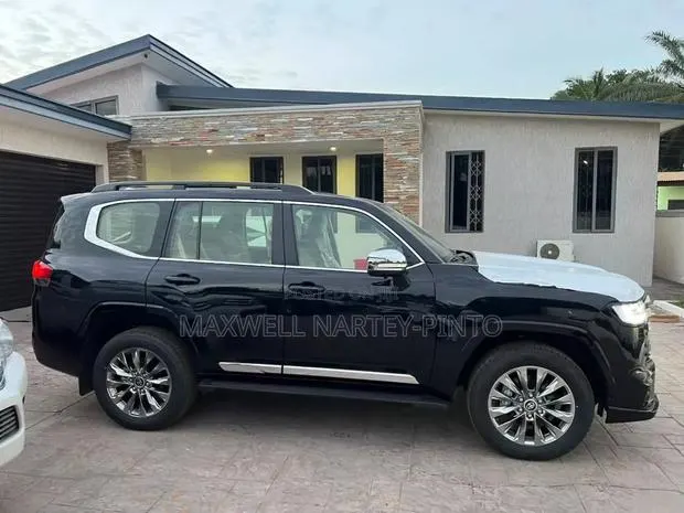 New Toyota Land Cruiser 2025 Black