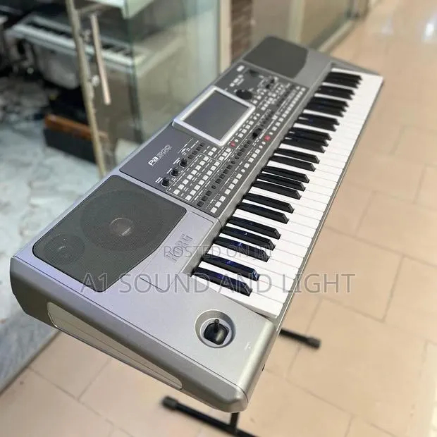 Korg Pa900 61 - Key Professional Arranger · Photo 1