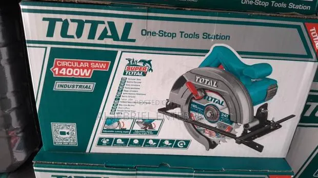 Circular Saw Total 1400w · Photo 1