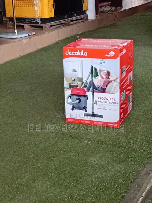 Portable Vacuum Cleaner for Cars and Homes · Photo 1