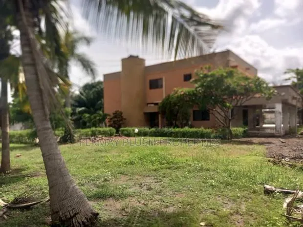5bdrm House in Roman Ridge, Accra Metropolitan for sale · Photo 1