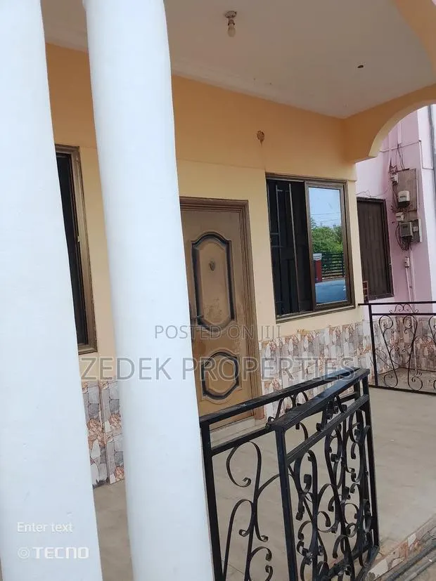 3bdrm Apartment in Zedek Properties, Ashomang Estate for rent · Photo 1