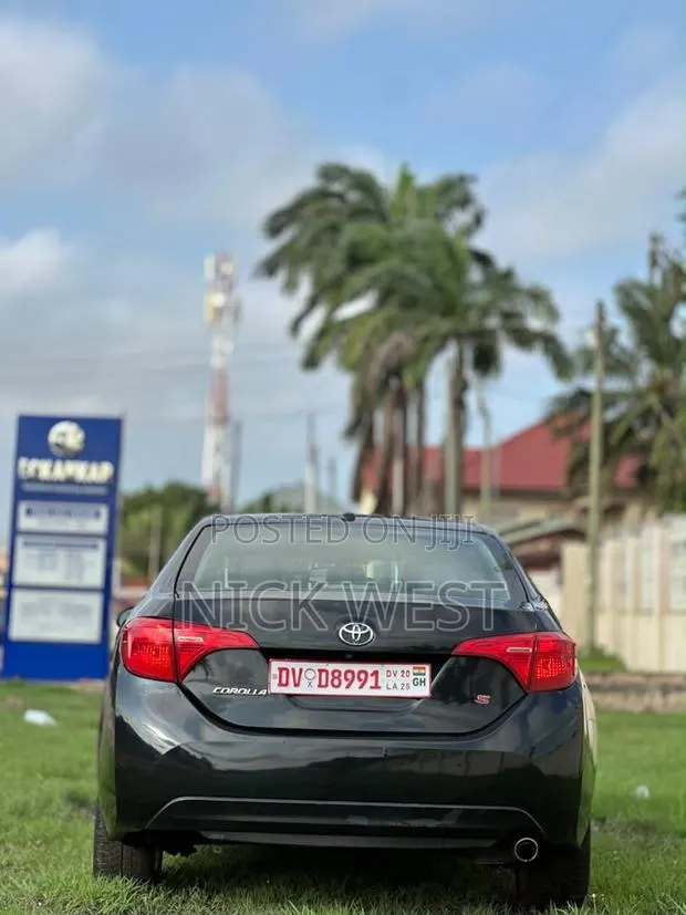 Toyota Corolla S Plus 4dr Sedan (1.8L 4cyl CVT) 2016 Black · Photo 1