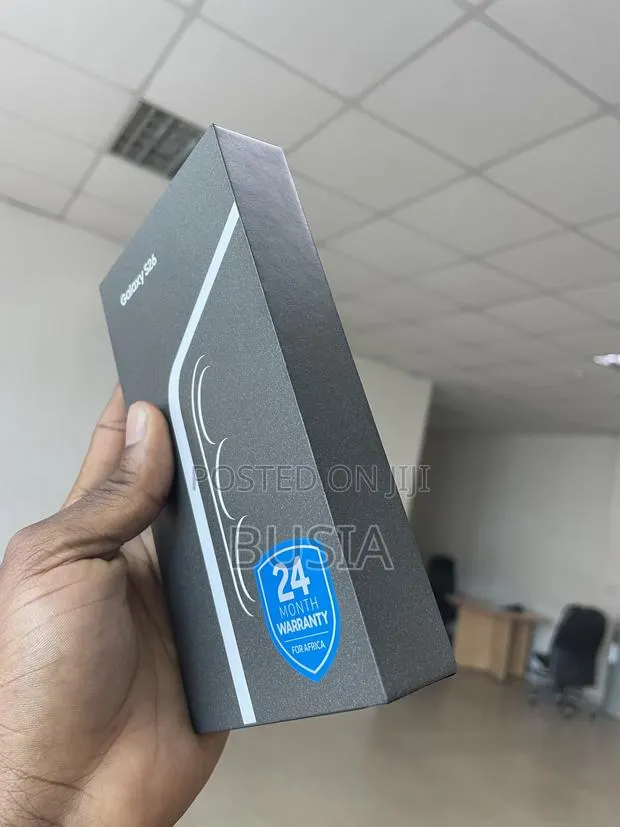 New Samsung Galaxy s26 256 GB Black · Photo 1