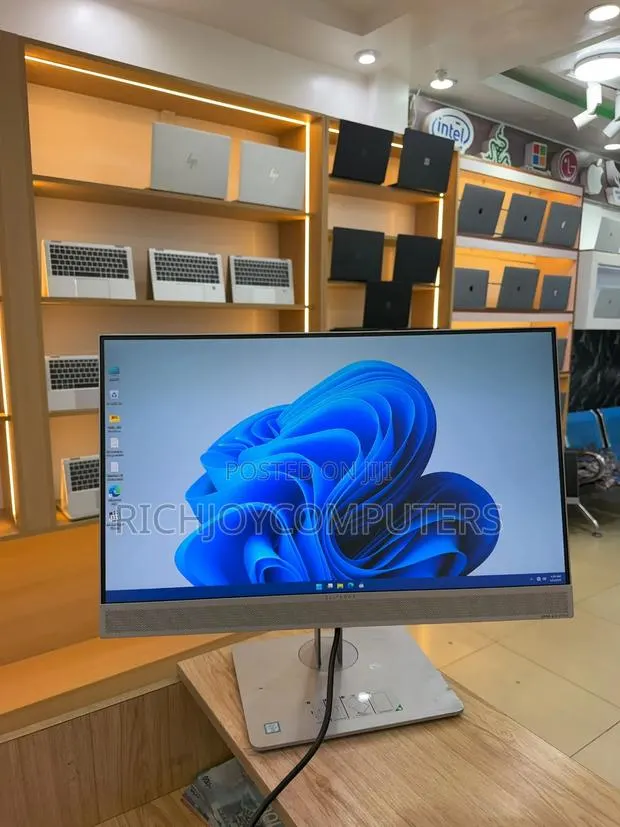 Desktop Computer HP 290 G9 All-in-One 8GB Intel Core i5 SSD 256GB · Photo 1