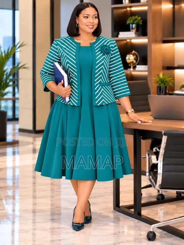 Women's Dress · Photo 1