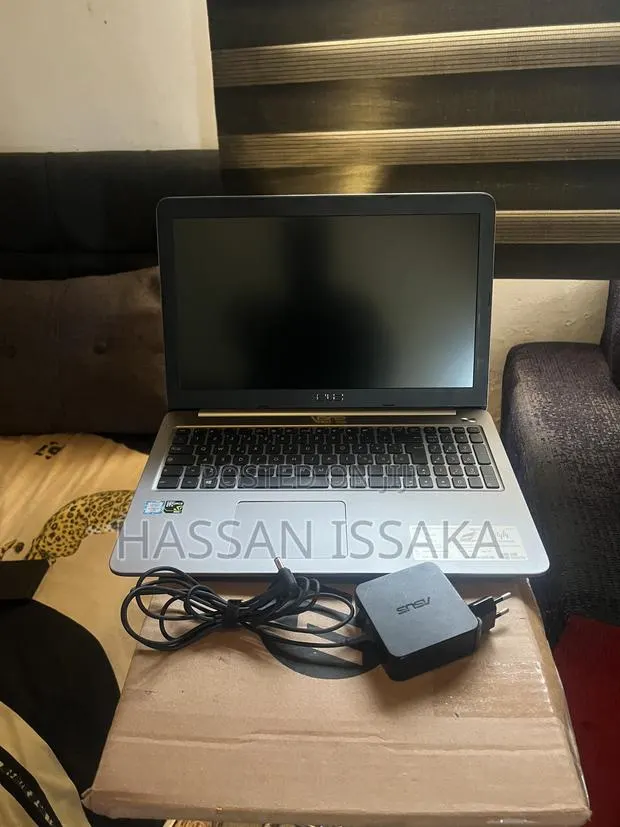 Laptop Asus K50IN 12GB Intel Core i7 HDD 1T · Photo 1